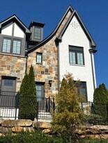 978 Lennox Blvd in Vestavia Hills, AL - Building Photo