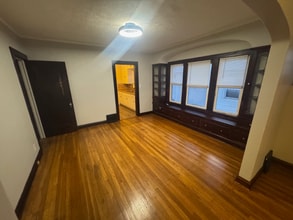 7414 Marlborough Ave in Parma, OH - Foto de edificio - Building Photo