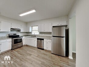 170 Chesterfield Ct SW in College Park, GA - Building Photo - Building Photo