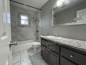 1164 S Hillcrest Ave in Springfield, MO - Building Photo - Building Photo