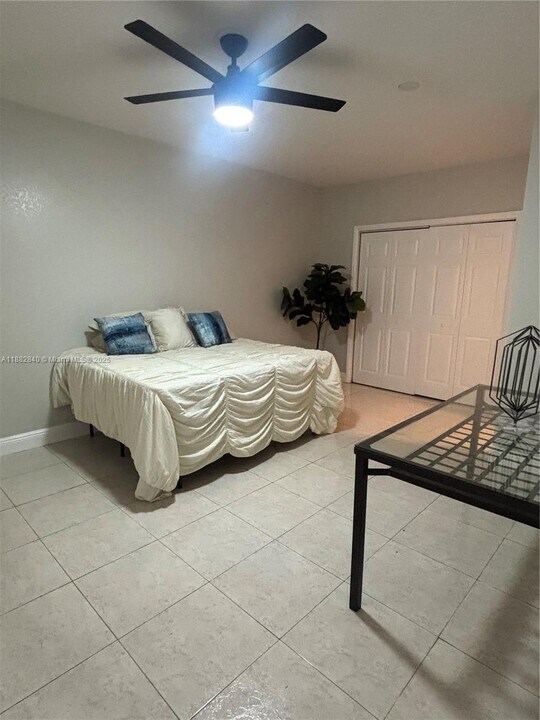7441 NW 36th St in Lauderhill, FL - Building Photo