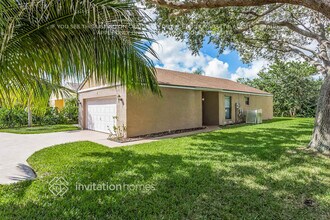 9 Cardiff Way in Boynton Beach, FL - Building Photo - Building Photo