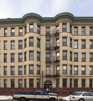 11 N East St in Holyoke, MA - Building Photo