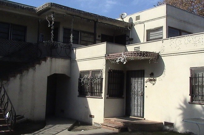 1833 N Daisy Ave in Long Beach, CA - Building Photo - Building Photo