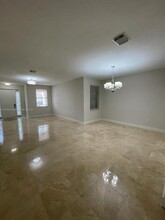 10837 NW 85th Ter in Doral, FL - Building Photo - Building Photo