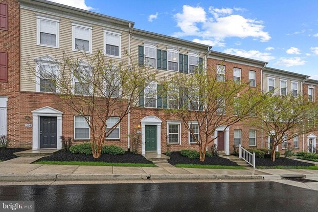 property at 556 Rhapsody Ct