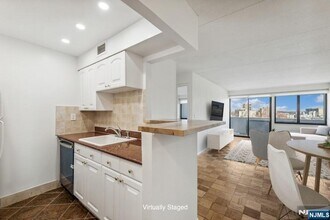 1600 Center St in Fort Lee, NJ - Building Photo - Building Photo