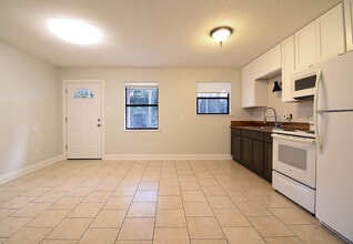411 Braxton Ave, Unit 5 in Wiggins, MS - Building Photo - Building Photo