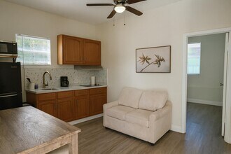 8622 N 39th St in Tampa, FL - Building Photo - Building Photo