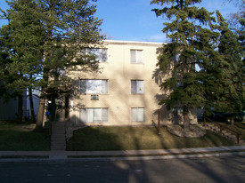 1086 Como Pl Apartments