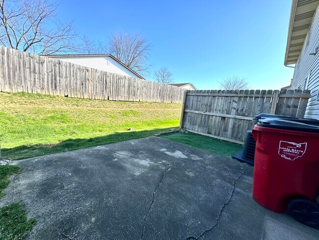 2738 Walden Bluff Ct in Grove City, OH - Building Photo - Building Photo