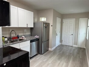 3114 58th Ave N in St. Petersburg, FL - Building Photo - Building Photo