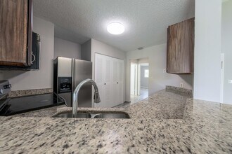 3401 NW 44th St in Lauderdale Lakes, FL - Building Photo - Building Photo