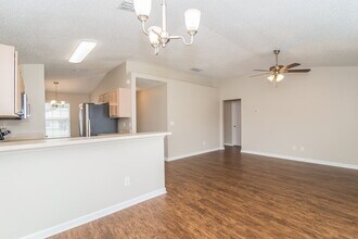 1125 Buccaneer Blvd in Green Cove Springs, FL - Building Photo - Building Photo