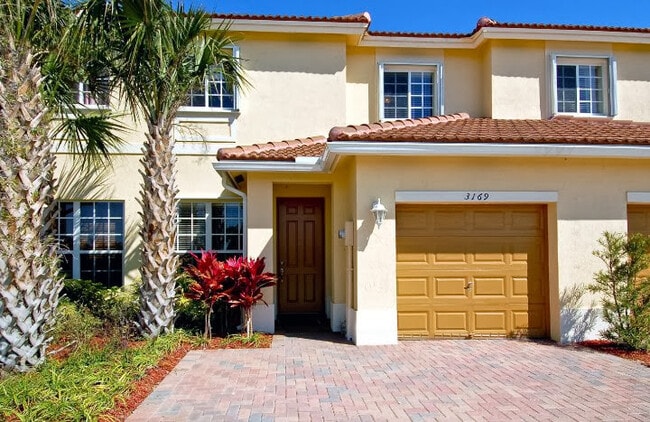 3222 NW 31st Terrace in Oakland Park, FL - Building Photo - Building Photo