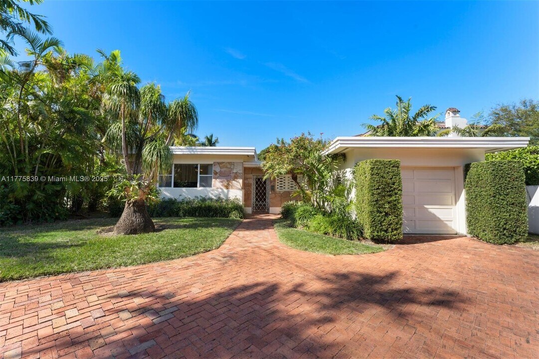 5150 La Gorce Dr in Miami, FL - Building Photo