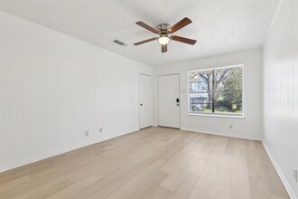 418 Sarah St in San Marcos, TX - Building Photo - Building Photo