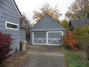 1247 NW Washington Blvd in Grants Pass, OR - Building Photo - Building Photo