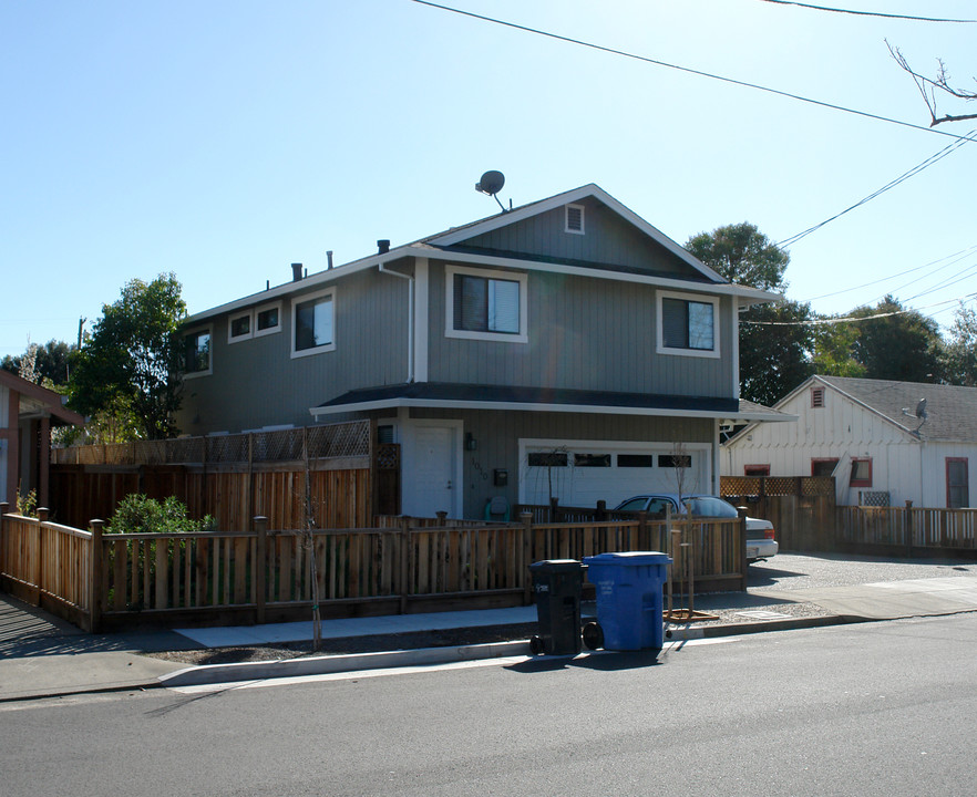 1010 14th St in Santa Rosa, CA - Building Photo