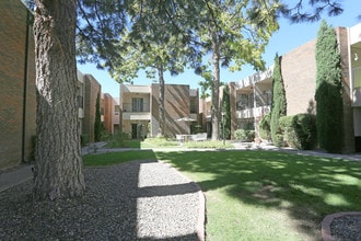 Executive West - Senior Community in Albuquerque, NM - Foto de edificio - Building Photo