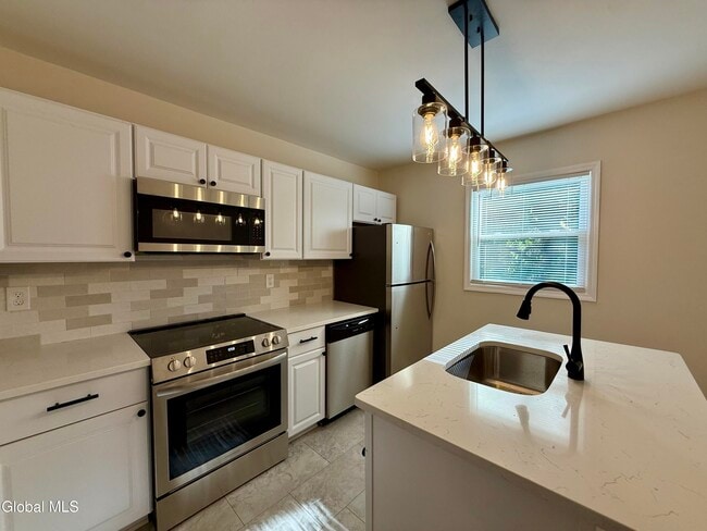 13 Anthony Ln in Albany, NY - Building Photo - Building Photo