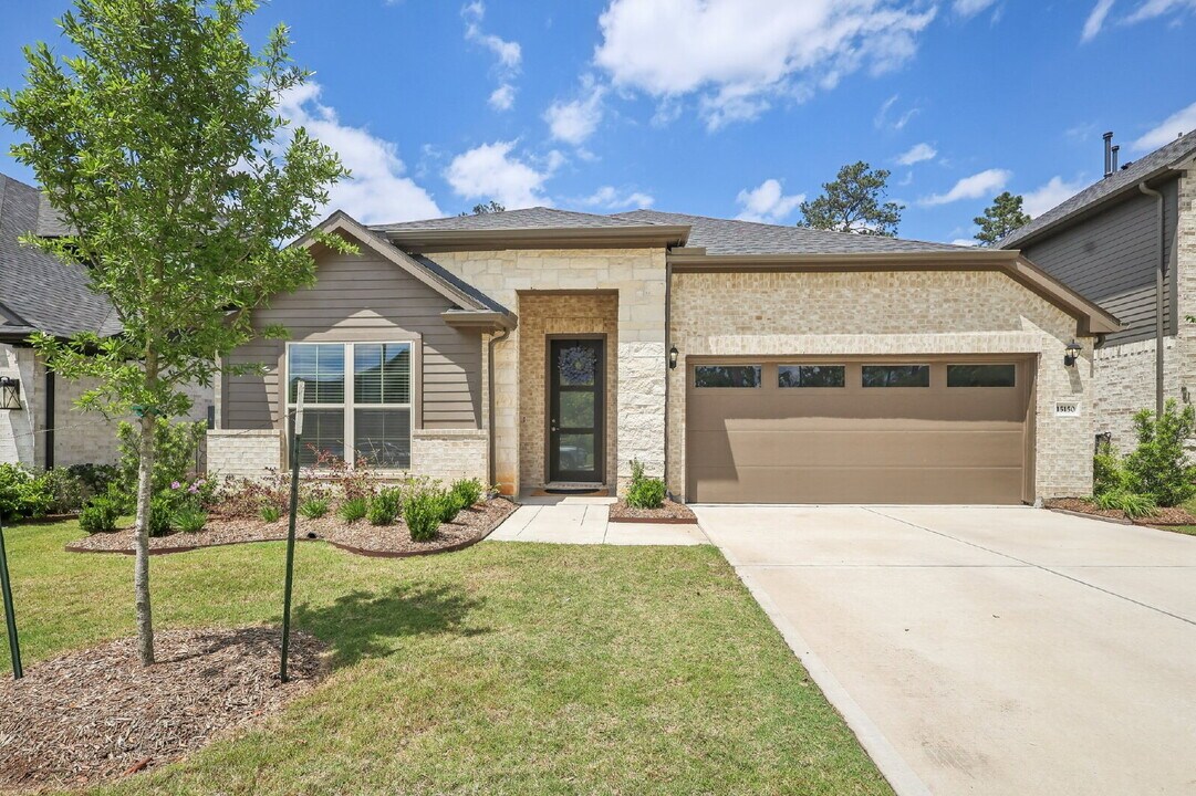 15150 N Heron Heights Way in Magnolia, TX - Building Photo
