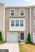 64 Tate Manor Dr in Charles Town, WV - Building Photo - Building Photo