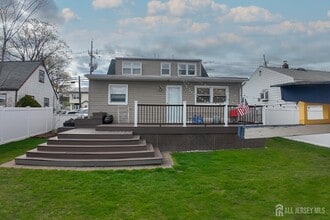 202 Jackson Ave in Edison, NJ - Building Photo - Building Photo