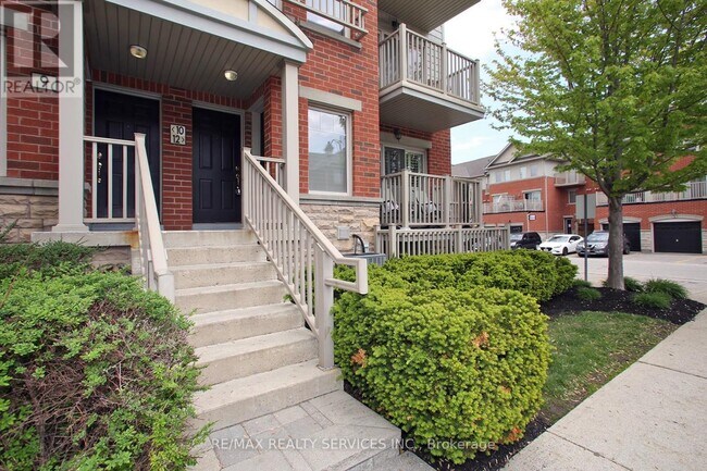 3250-3250 Bentley Dr in Mississauga, ON - Building Photo - Building Photo