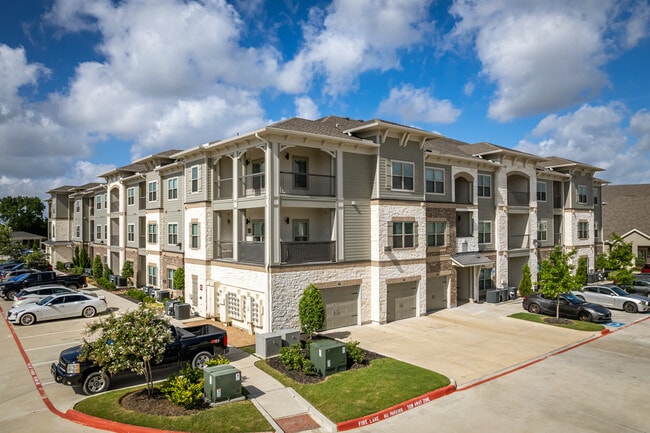 Cue Luxury Apartments in Cypress, TX - Building Photo - Building Photo