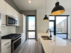 2155 N Elston Ave, Unit 625 in Chicago, IL - Building Photo - Building Photo