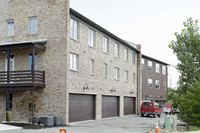 2029 Celadon Dr NE in Grand Rapids, MI - Foto de edificio - Building Photo