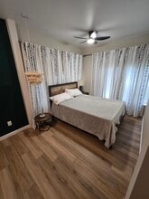 1217 E Lamar St in Sherman, TX - Foto de edificio - Building Photo