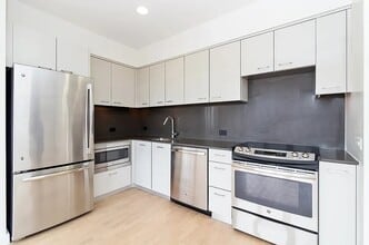 31-57 31st Street in Queens, NY - Building Photo - Building Photo