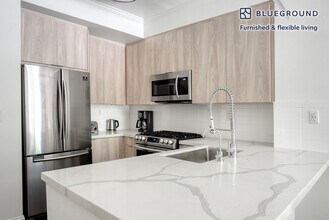 5710 Crescent Park E in Los Angeles, CA - Building Photo - Building Photo