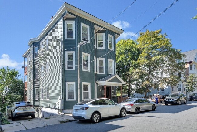 22 Fisher Ave, Unit 3