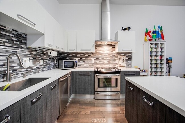 property at 433 Pine Ave