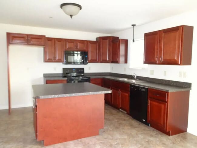 203 Limestone Dr in Myerstown, PA - Building Photo - Building Photo