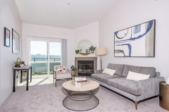 Bay Village in Vallejo, CA - Foto de edificio - Interior Photo