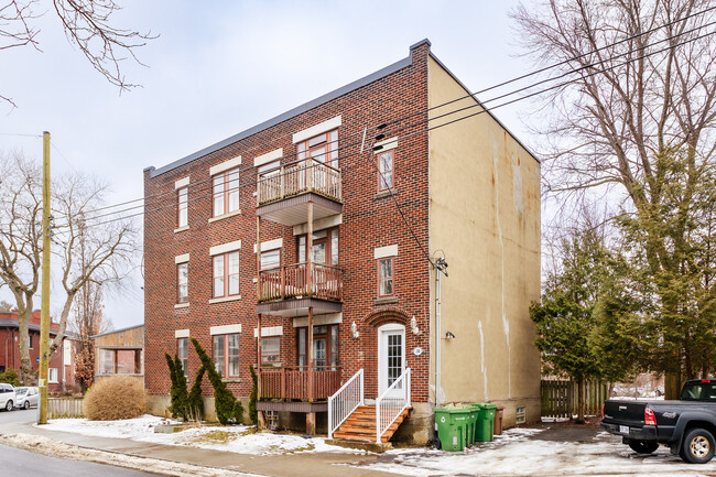 188 St in Lachine, QC - Building Photo - Primary Photo