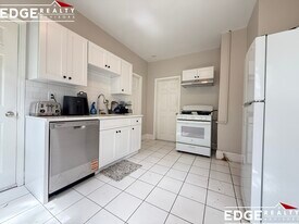 72 Antwerp St in Boston, MA - Building Photo