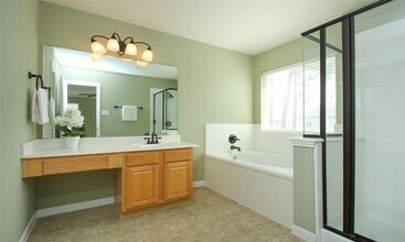 16044 Sweetwater Fields Ln in Tomball, TX - Building Photo - Building Photo