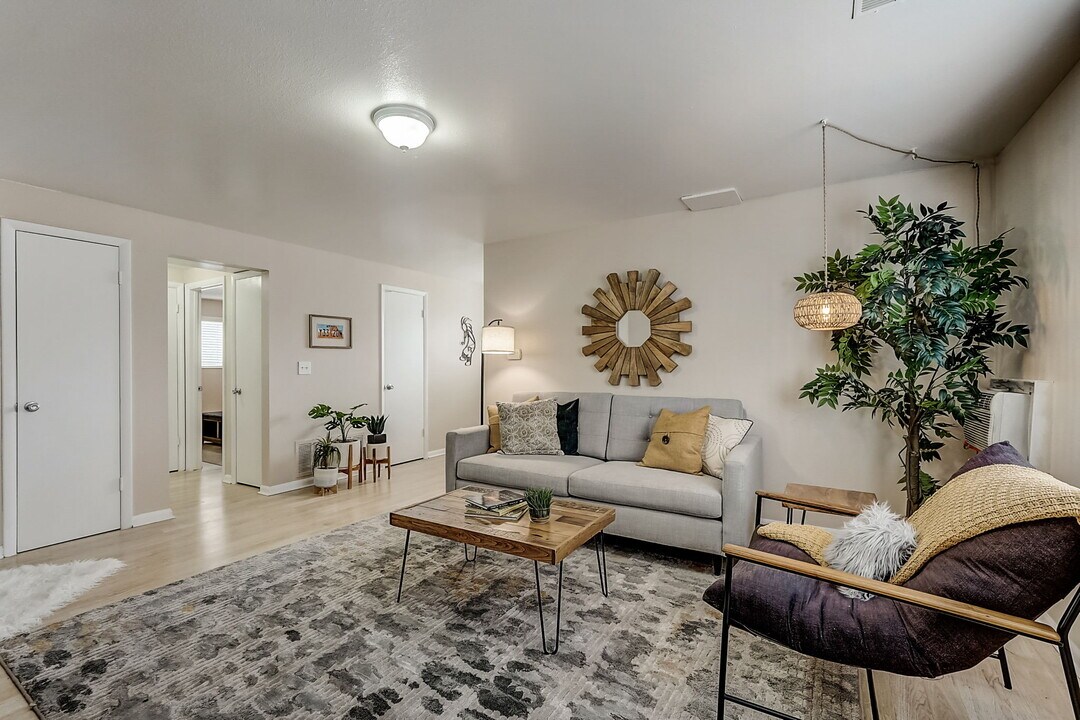 158 W 300 N in Salt Lake City, UT - Building Photo