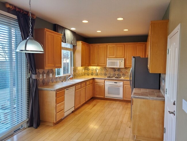 2 Lone Tree Ln in San Ramon, CA - Foto de edificio - Building Photo