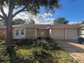 7307 Crystalglen Dr in Houston, TX - Building Photo