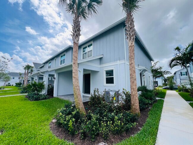 16411 Powerscourt Dr in Westlake, FL - Building Photo - Building Photo