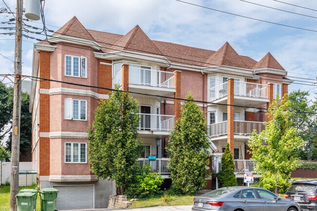 12044 Lachapelle Rue in Montréal, QC - Building Photo - Building Photo