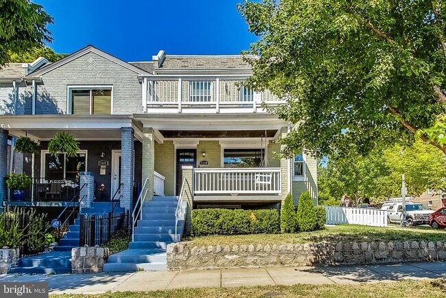 property at 1330 Staples St NE