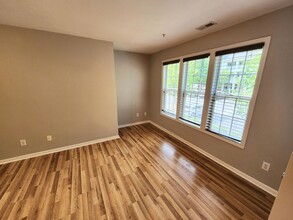 1801 Trailwood Heights Ln in Raleigh, NC - Foto de edificio - Building Photo