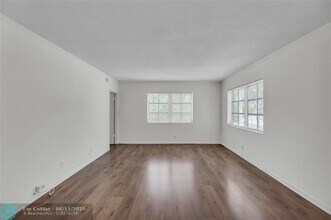 2426 SE 17th St in Fort Lauderdale, FL - Building Photo - Building Photo
